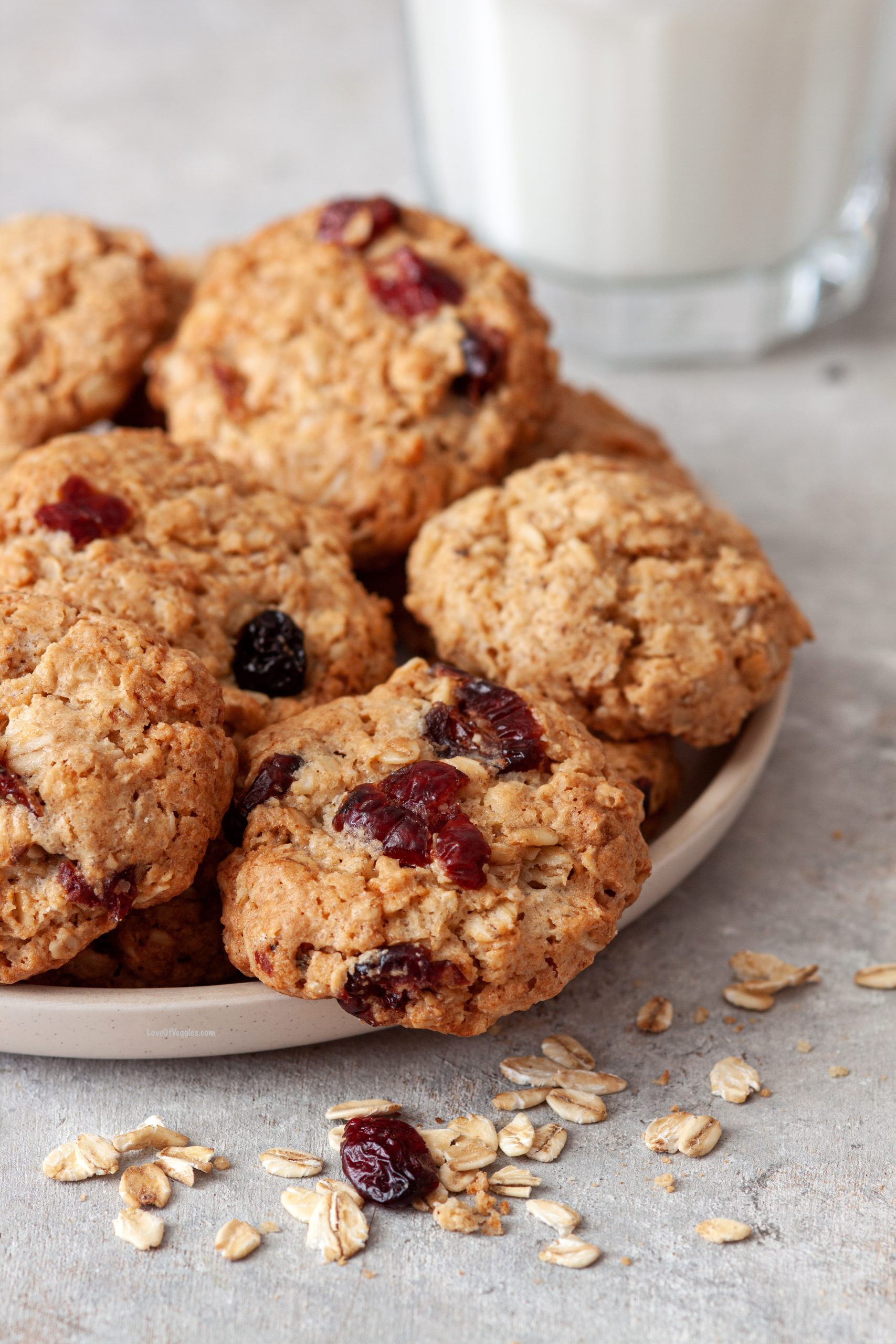 Easy Vegan Oatmeal Cookies